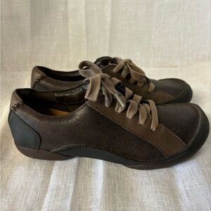 Clarks Brown Leather Women's Sneakers